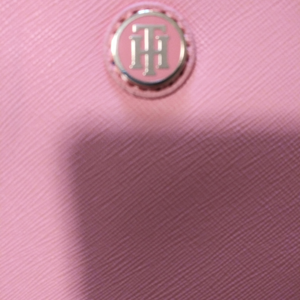 New tommy Hilfiger wristlet - Picture 2 of 6